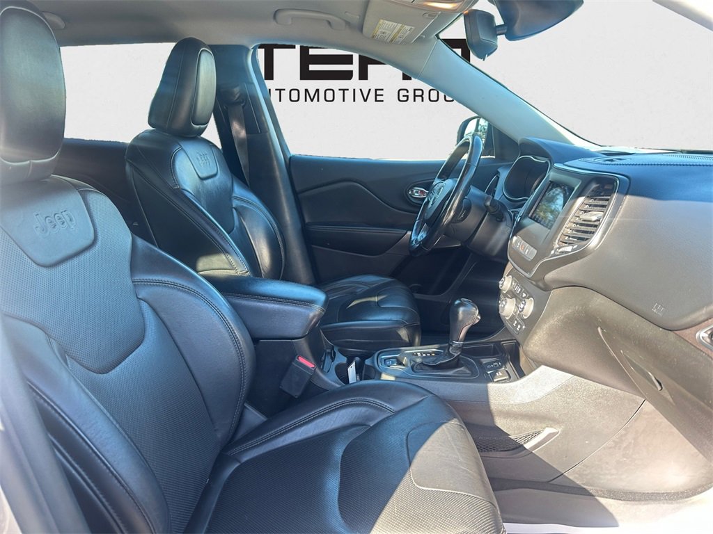 Used 2021 Jeep Cherokee Latitude Lux image 25