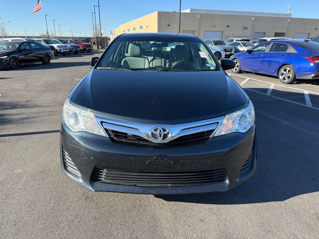 Used 2013 Toyota Camry LE image 2