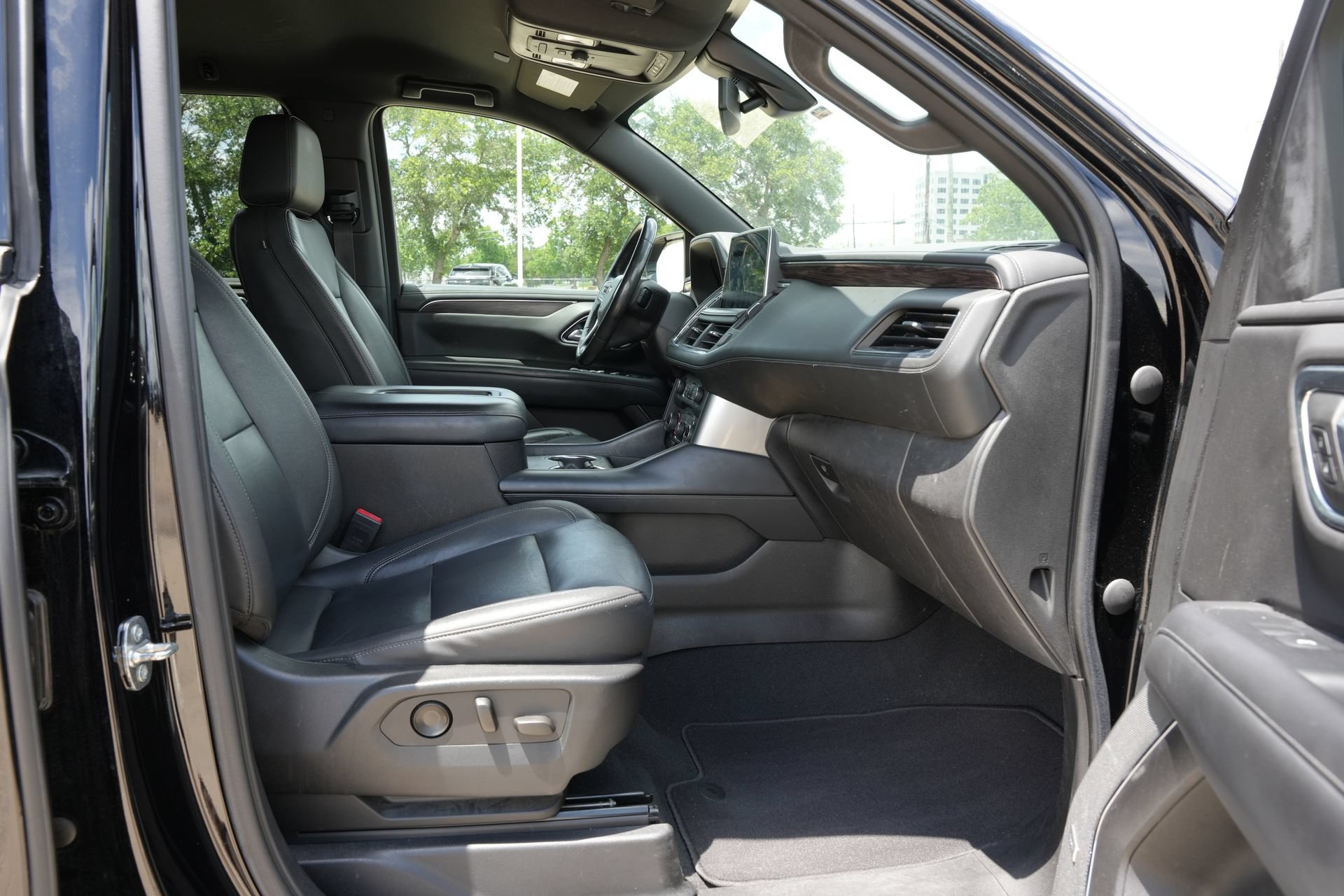 Used 2021 Chevrolet Tahoe LT RWD image 25