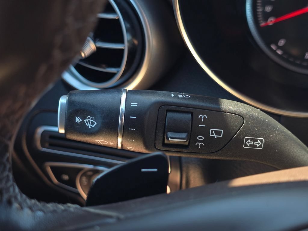 Used 2018 Mercedes-Benz GLC 300 4MATIC image 27