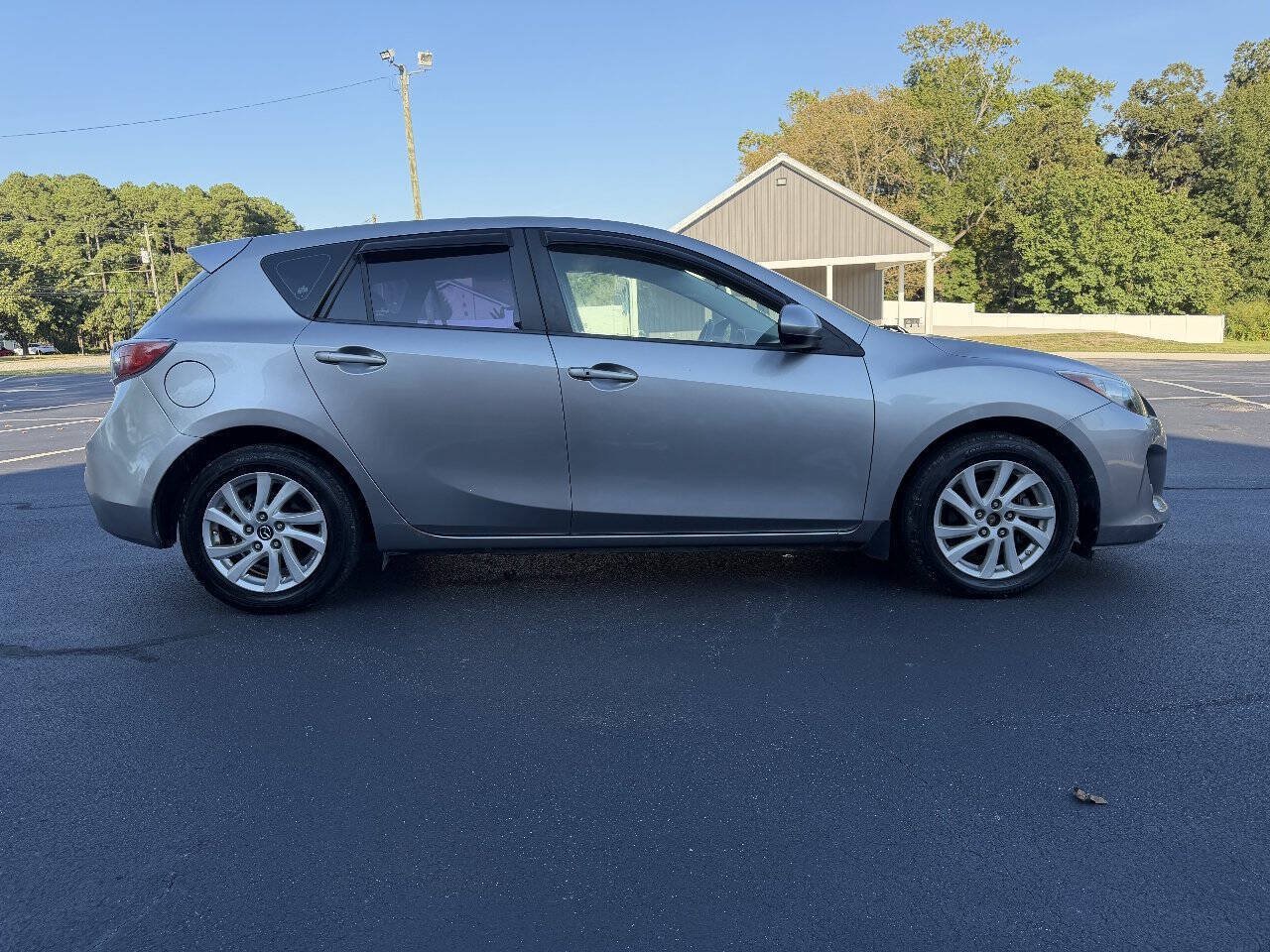 Used 2013 MAZDA MAZDA3 i Touring FWD image 10