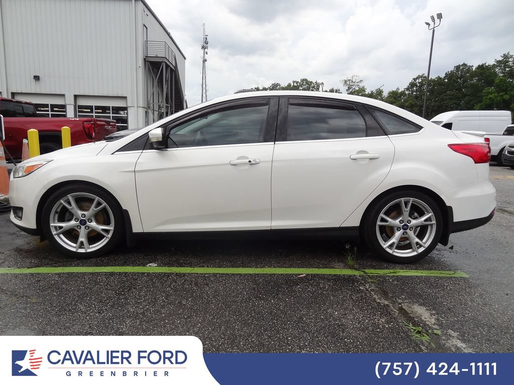 Used 2015 Ford Focus Titanium w/ Titanium Cold Weather Package FWD image 4