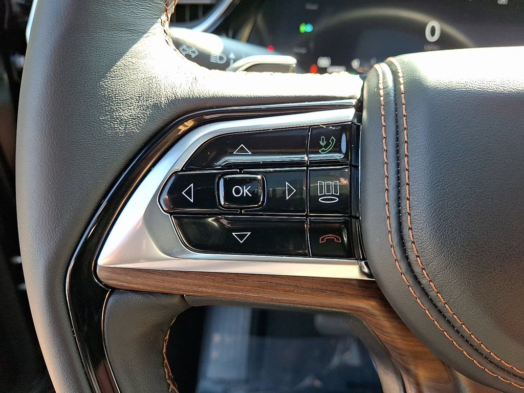 Used 2023 Jeep Grand Cherokee Summit w/ Advanced Protech Group IV AWD/4WD image 24