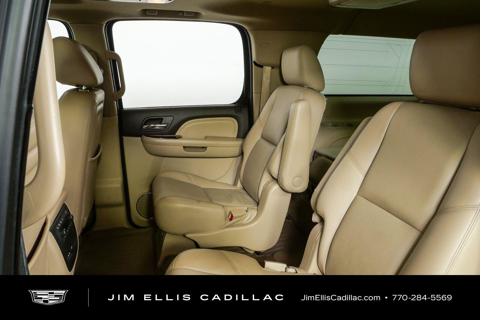 Used 2014 GMC Yukon XL Denali RWD image 16