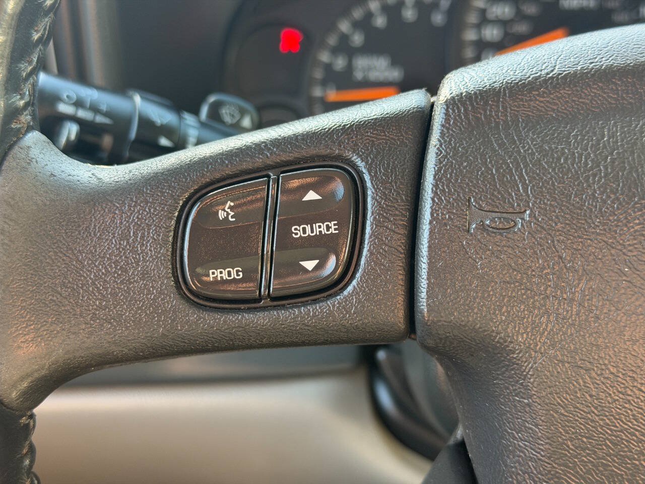Used 2005 Chevrolet Tahoe Z71 w/ Preferred Equipment Group AWD/4WD image 39