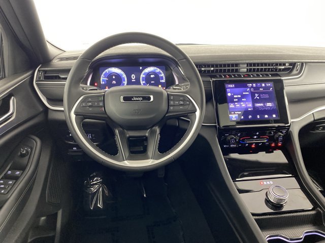 Used 2025 Jeep Grand Cherokee L Altitude AWD/4WD image 20