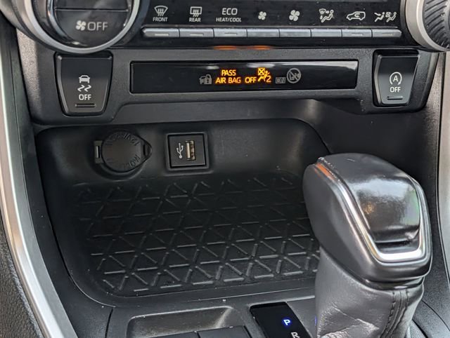 Used 2023 Toyota RAV4 XLE Premium image 17