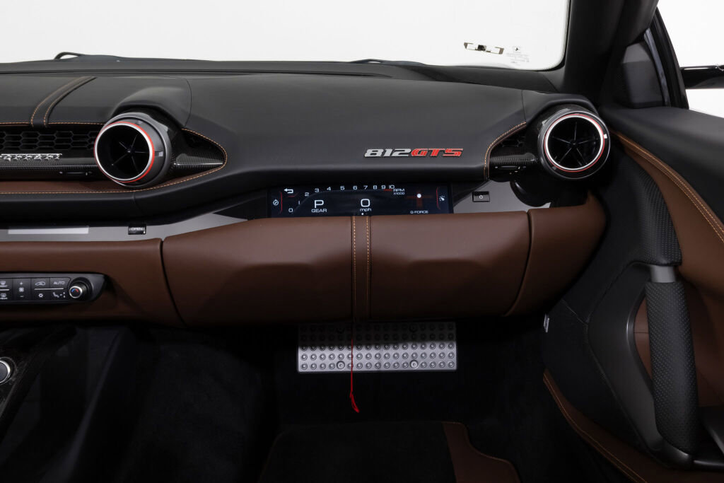 Used 2021 Ferrari 812 GTS image 40