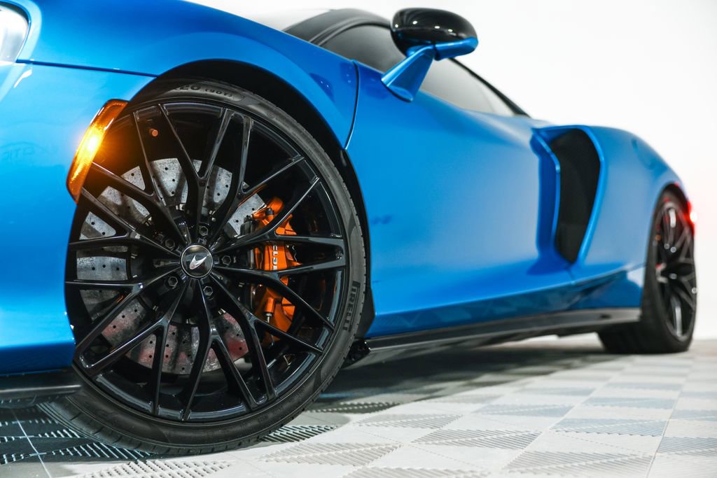 Used 2022 McLaren GT RWD image 11
