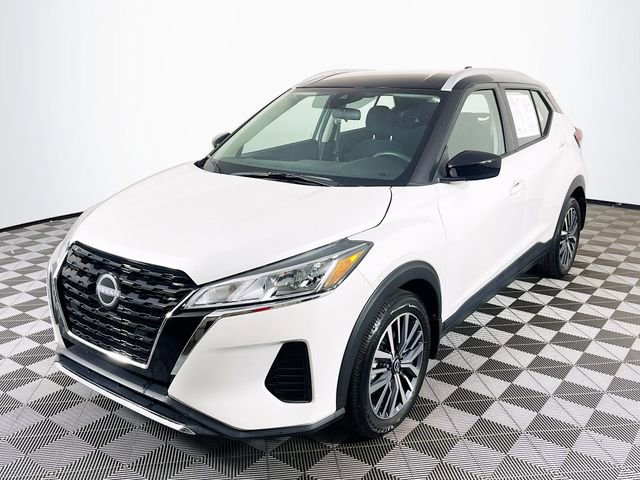 Used 2023 Nissan Kicks SV image 4