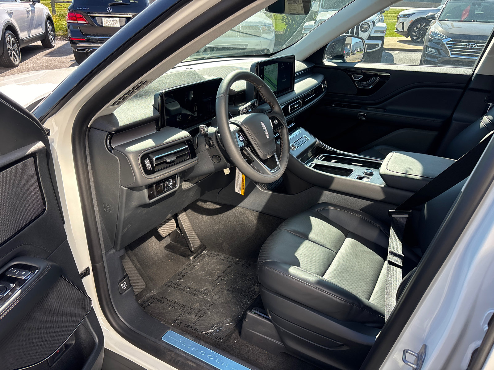 New 2027 Lincoln Aviator AWD w/ Jet Appearance Package image 22