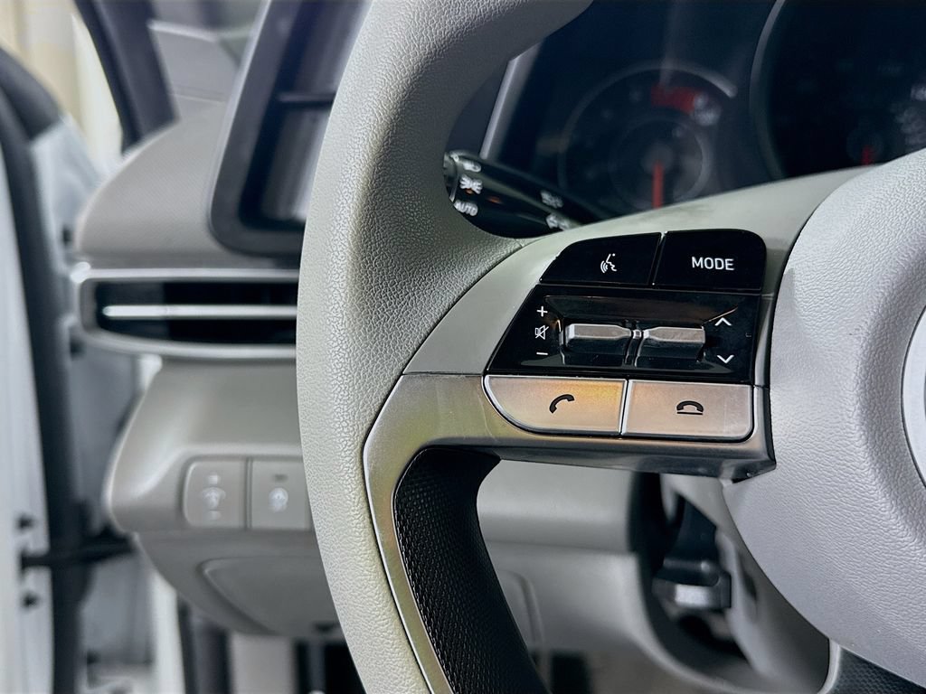 Certified 2022 Hyundai Elantra SE FWD image 20