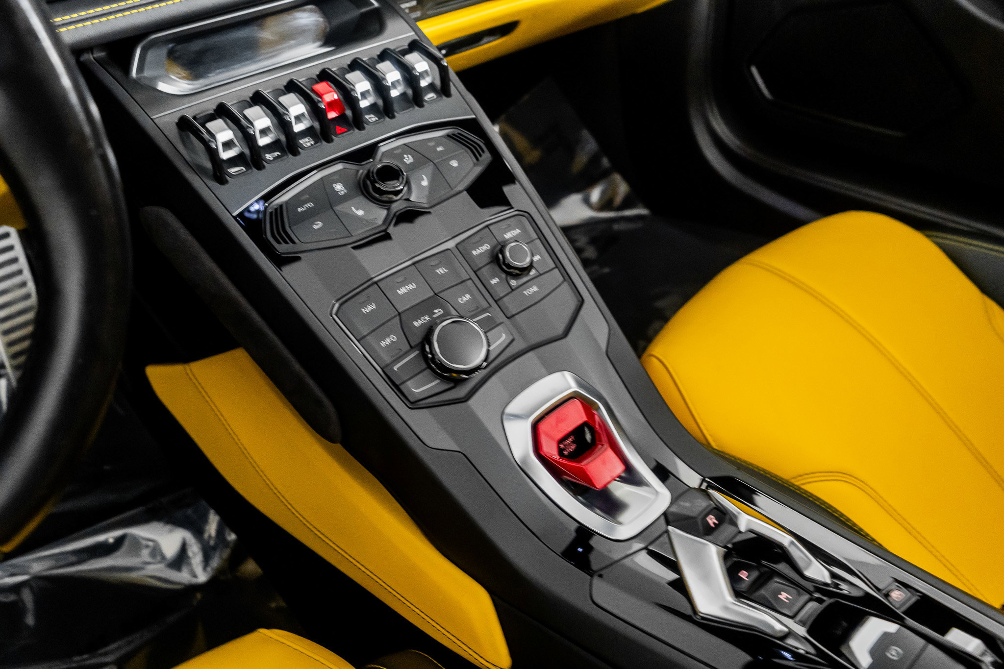 Used 2016 Lamborghini Huracan LP 610-4 image 33