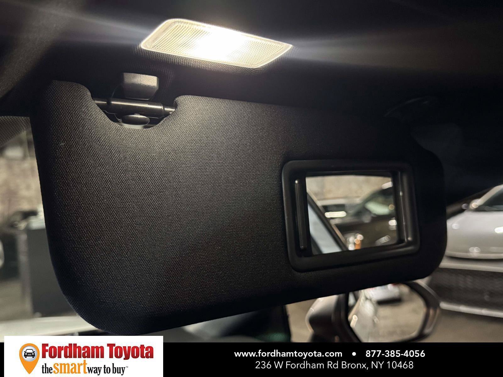 Used 2025 Toyota Camry SE FWD image 31