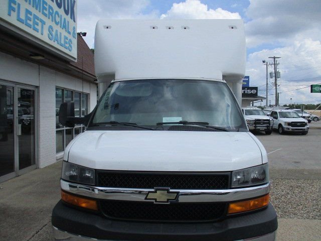 Used 2020 Chevrolet Express 4500 w/ Power Convenience Package image 2