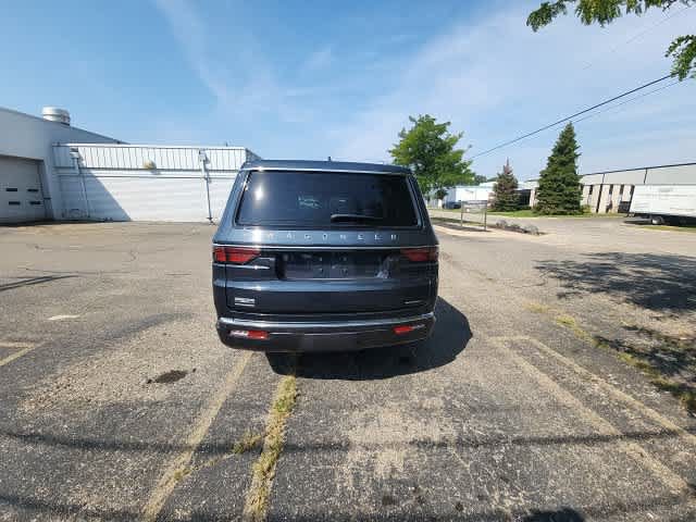 Used 2022 Jeep Wagoneer Series III w/ Premium Group I AWD/4WD image 15