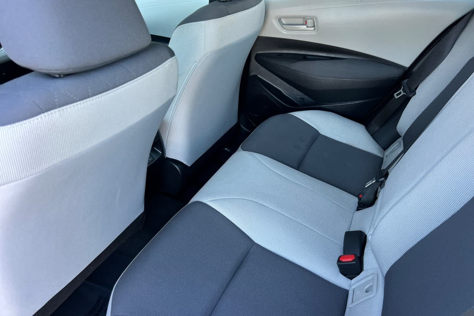 Used 2023 Toyota Corolla LE FWD image 4