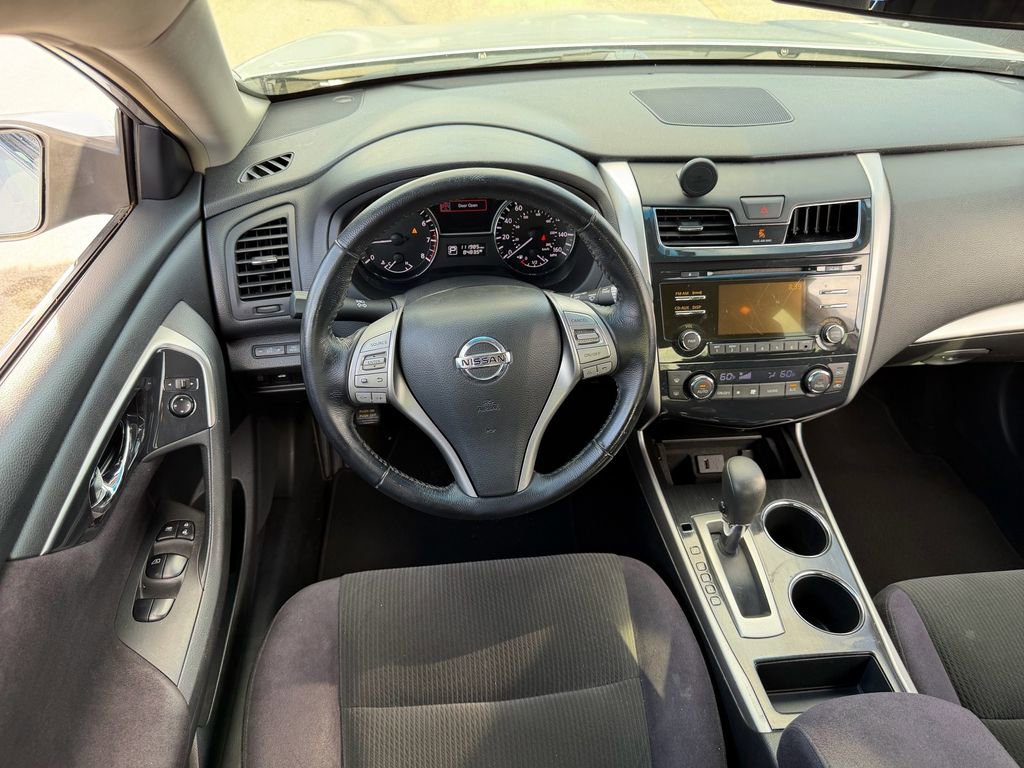 Used 2013 Nissan Altima 2.5 SV FWD image 13