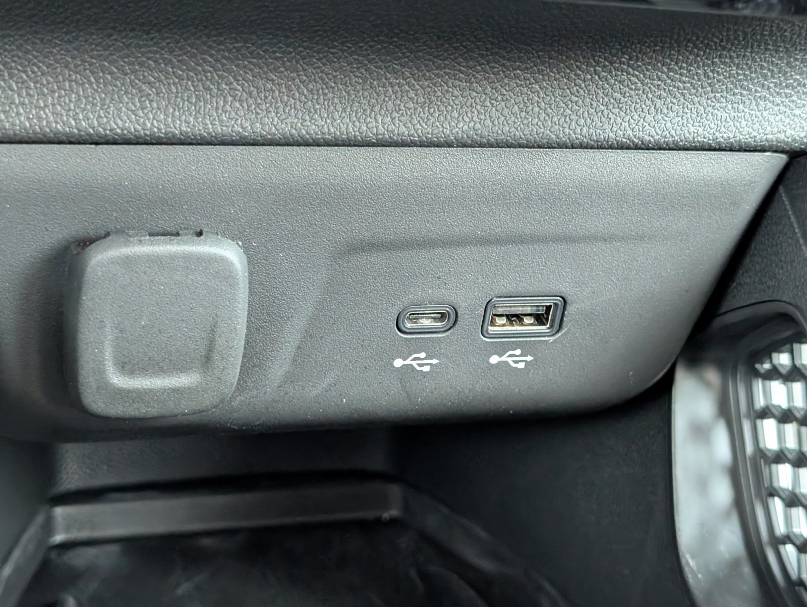 Used 2025 Chevrolet TrailBlazer LT w/ Convenience Package FWD image 28