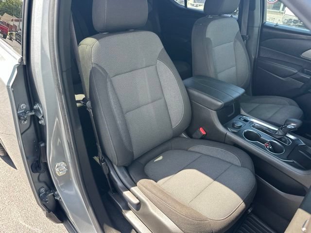 Used 2023 Chevrolet Traverse LT AWD/4WD image 23