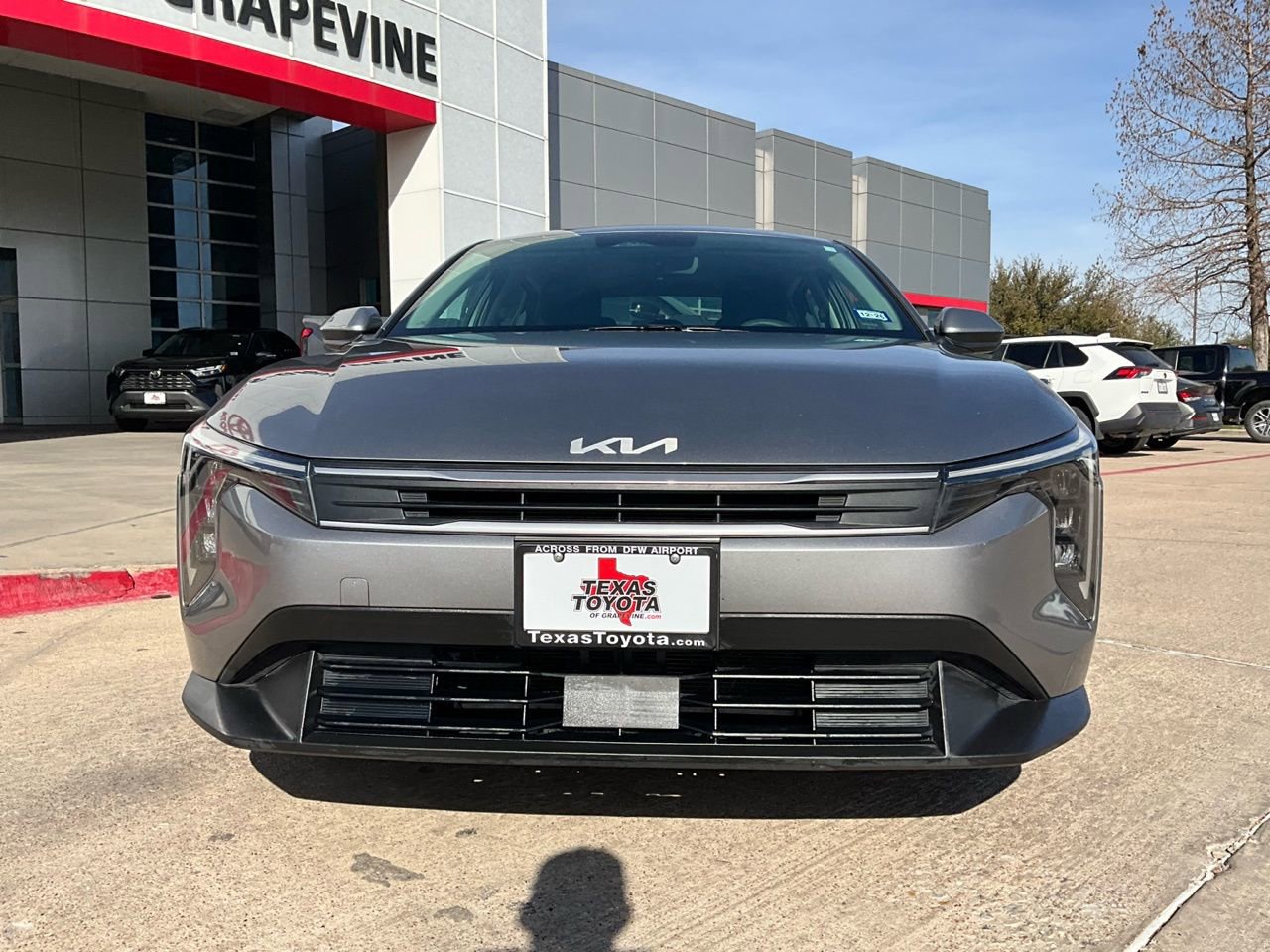 Used 2025 Kia K4 LXS image 3