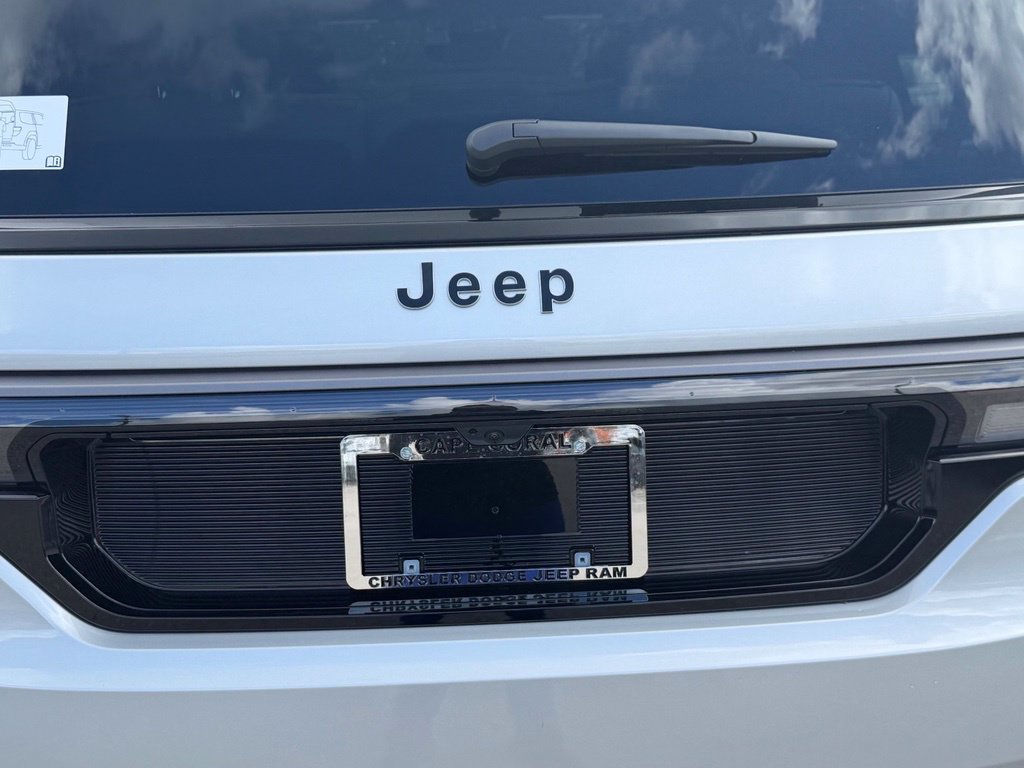 New 2026 Jeep Grand Wagoneer Summit AWD/4WD image 36