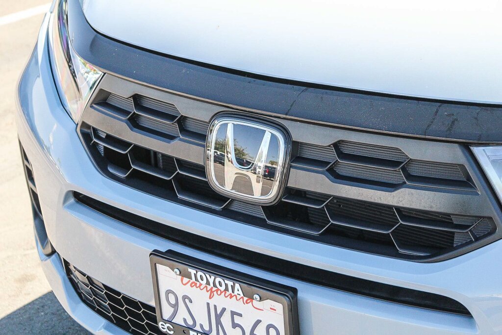 Used 2025 Honda Odyssey Sport-L image 25