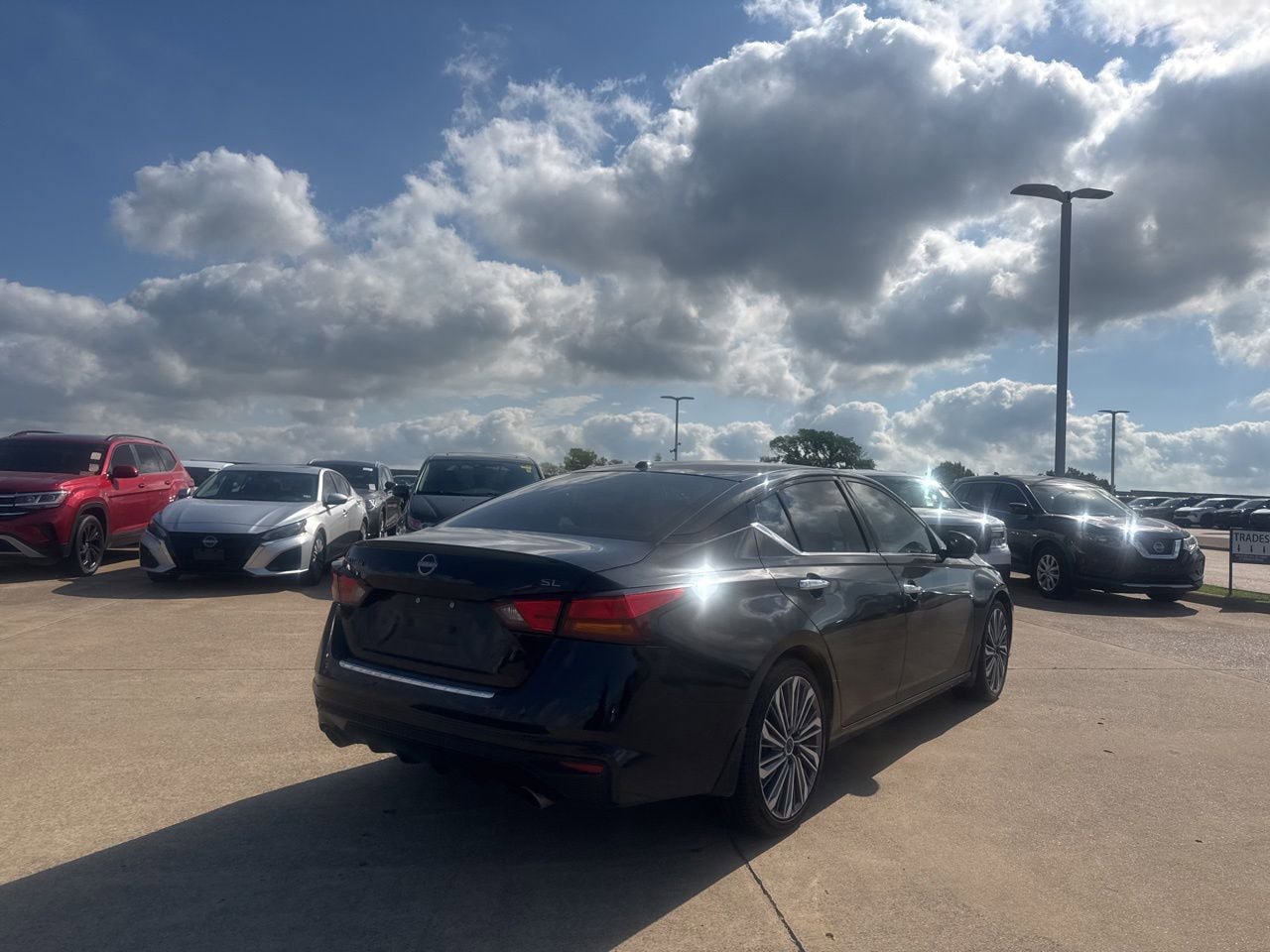 Used 2023 Nissan Altima 2.5 SL FWD image 19