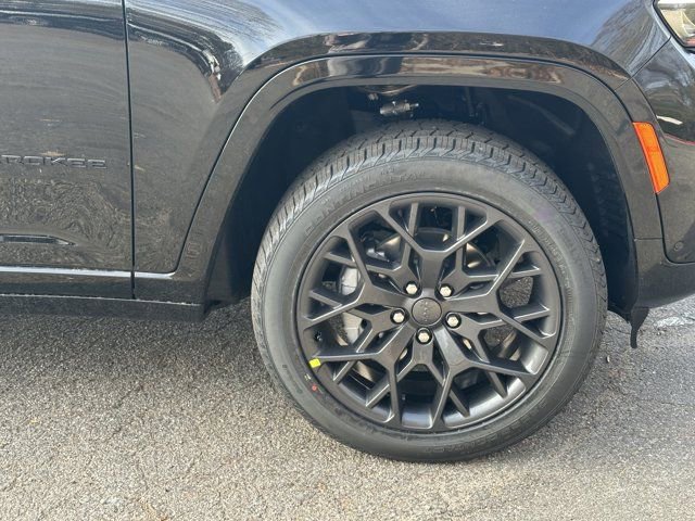 New 2025 Jeep Grand Cherokee Summit AWD/4WD image 15