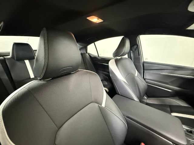 Used 2025 Toyota Camry SE FWD image 33