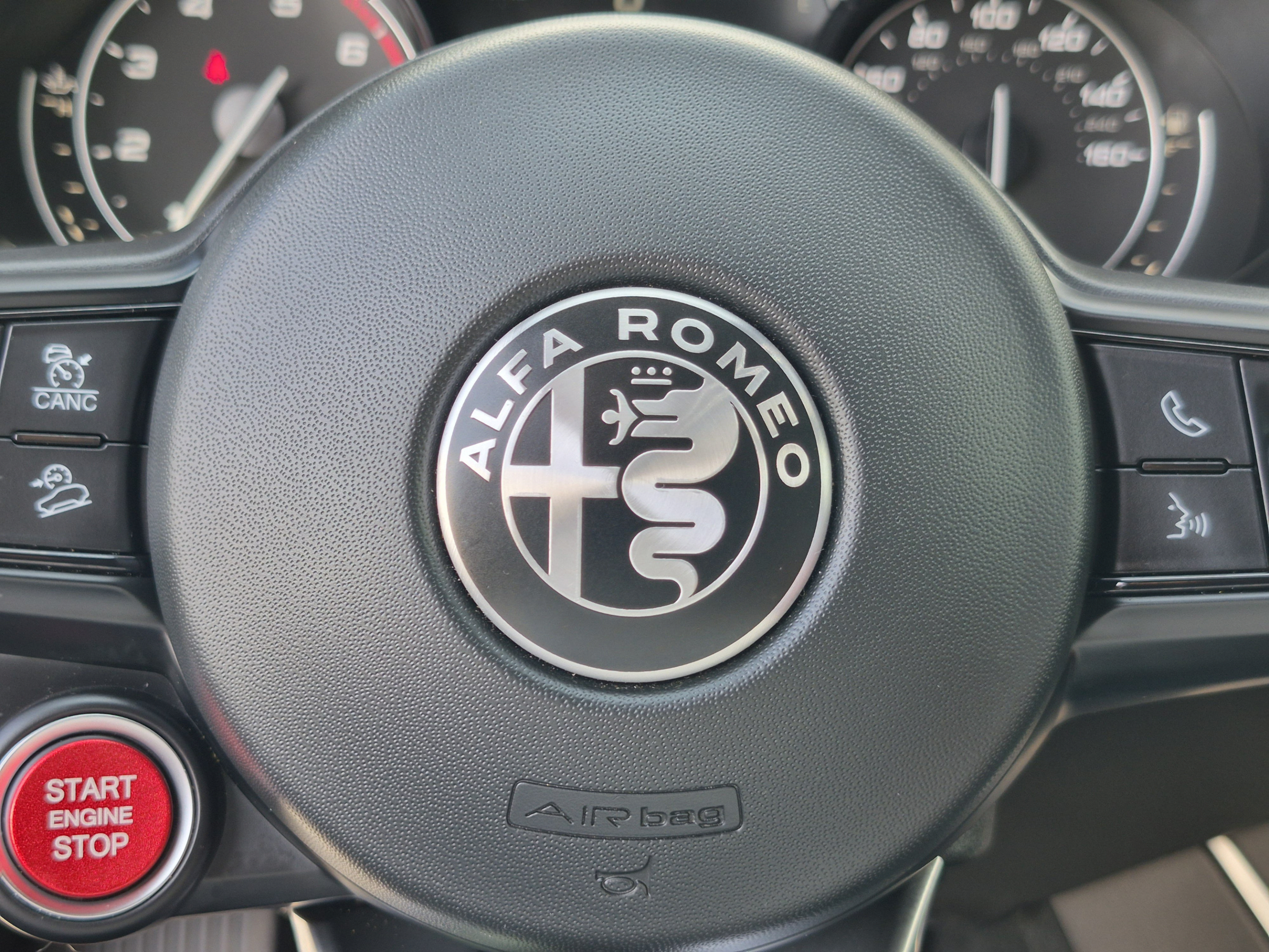 Used 2023 Alfa Romeo Stelvio Veloce AWD/4WD image 40