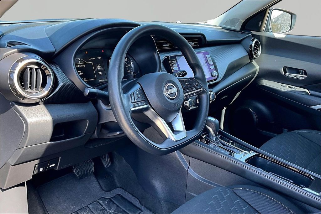 Used 2023 Nissan Kicks SV image 14