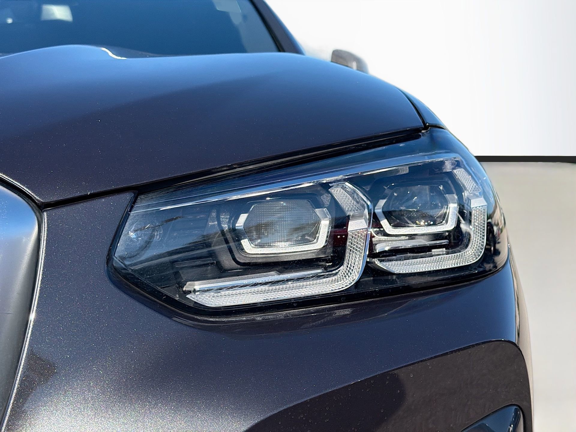 Certified 2025 BMW X4 xDrive30i image 10