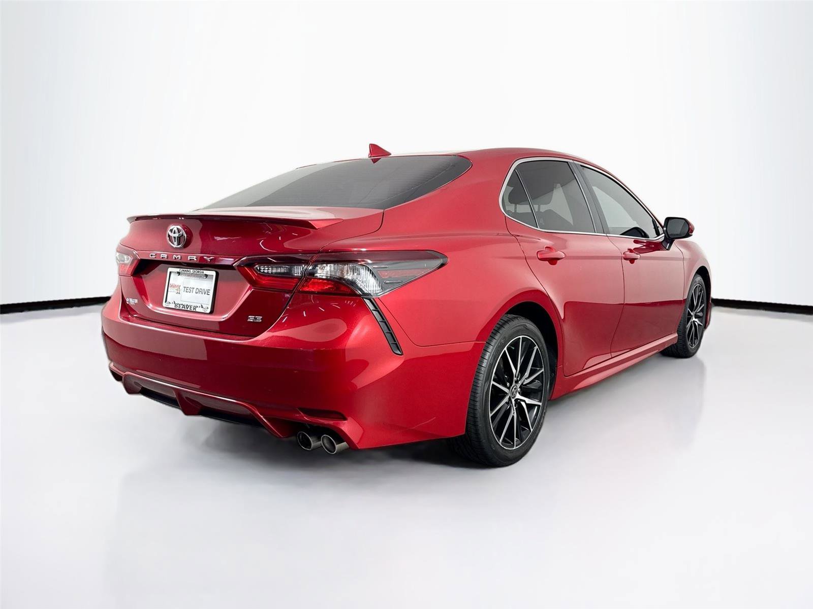 Used 2021 Toyota Camry SE FWD image 2