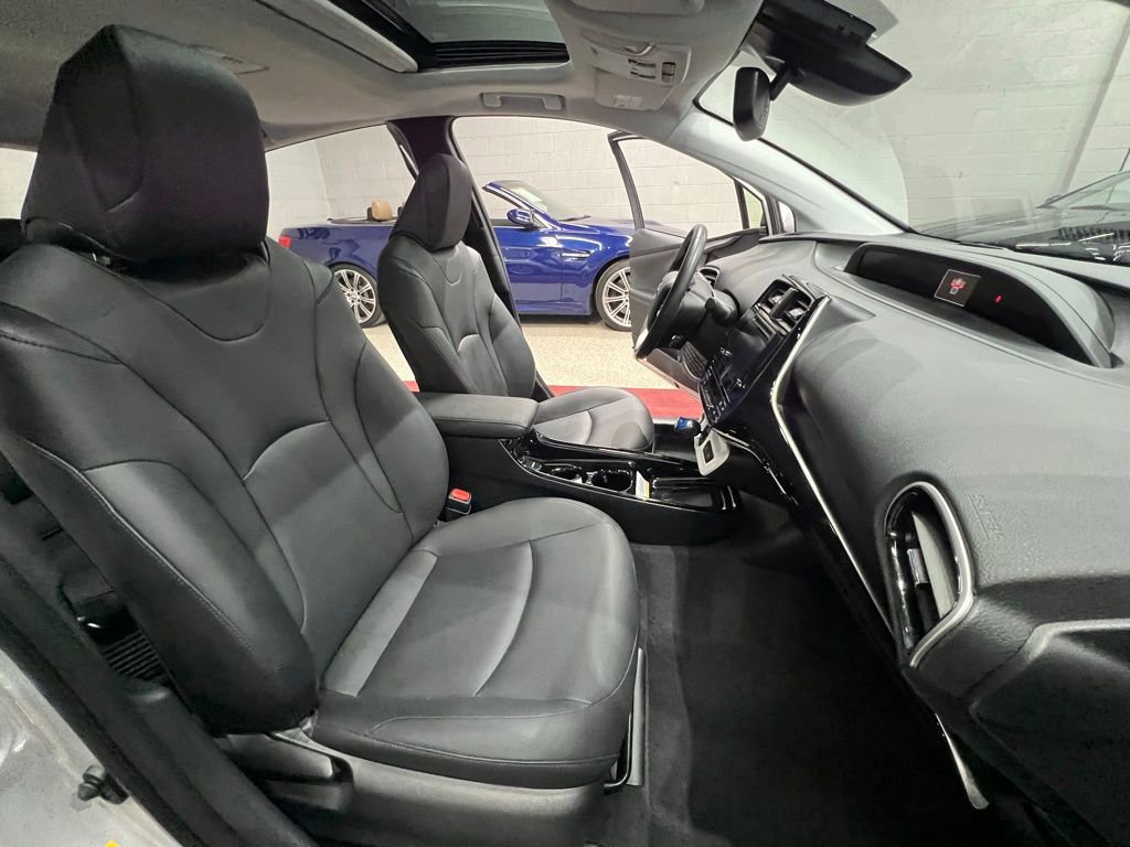Used 2017 Toyota Prius Four w/ Advanced Technology Package image 43