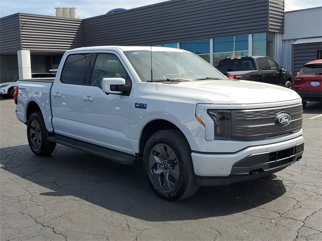 New 2025 Ford F150 Lightning Lariat image 2