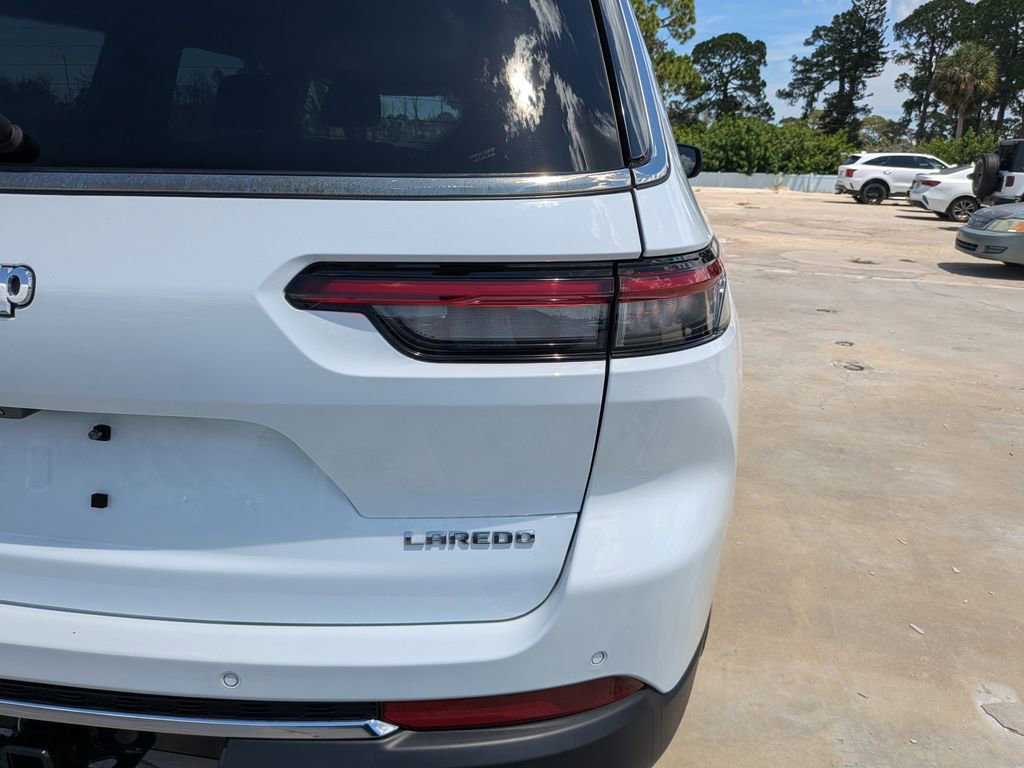 Used 2022 Jeep Grand Cherokee L Laredo w/ Luxury Tech Group I AWD/4WD image 12