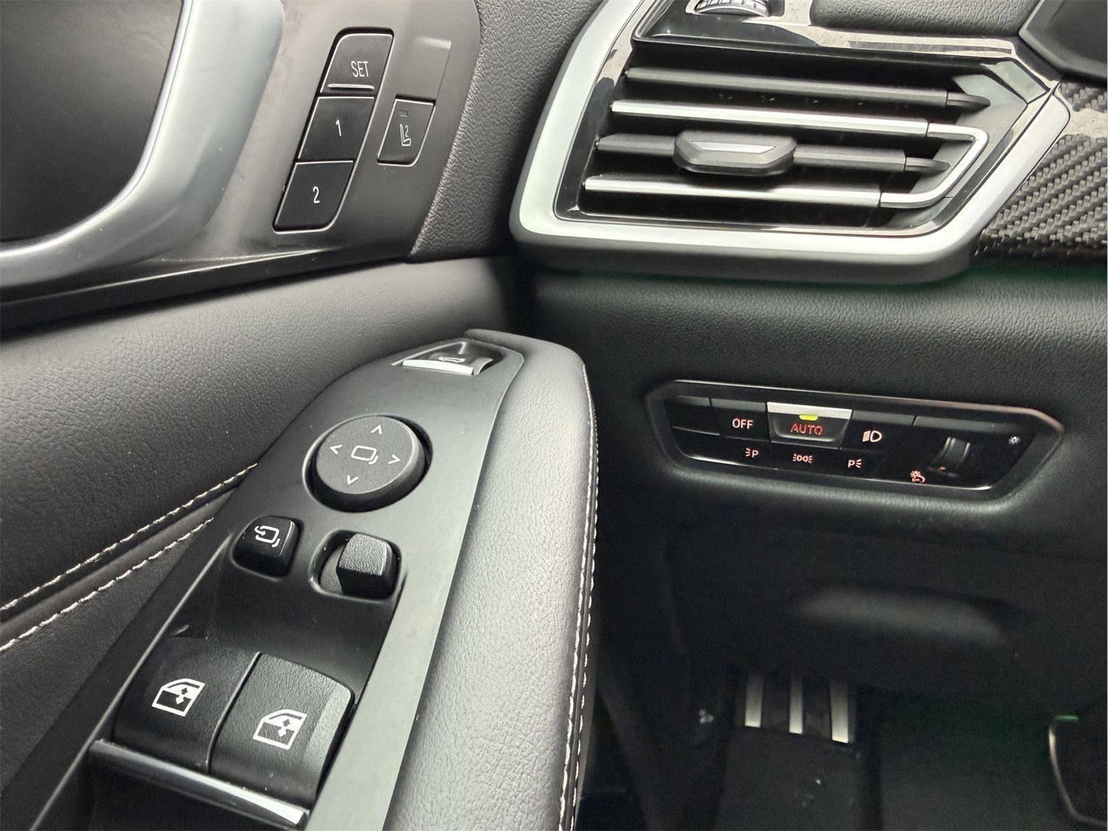 Used 2022 BMW X5 M50i image 18