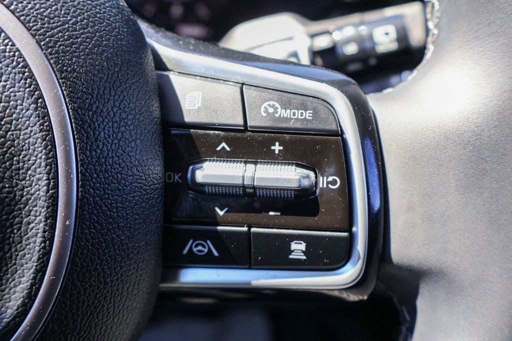 Used 2023 Kia Sorento SX image 16