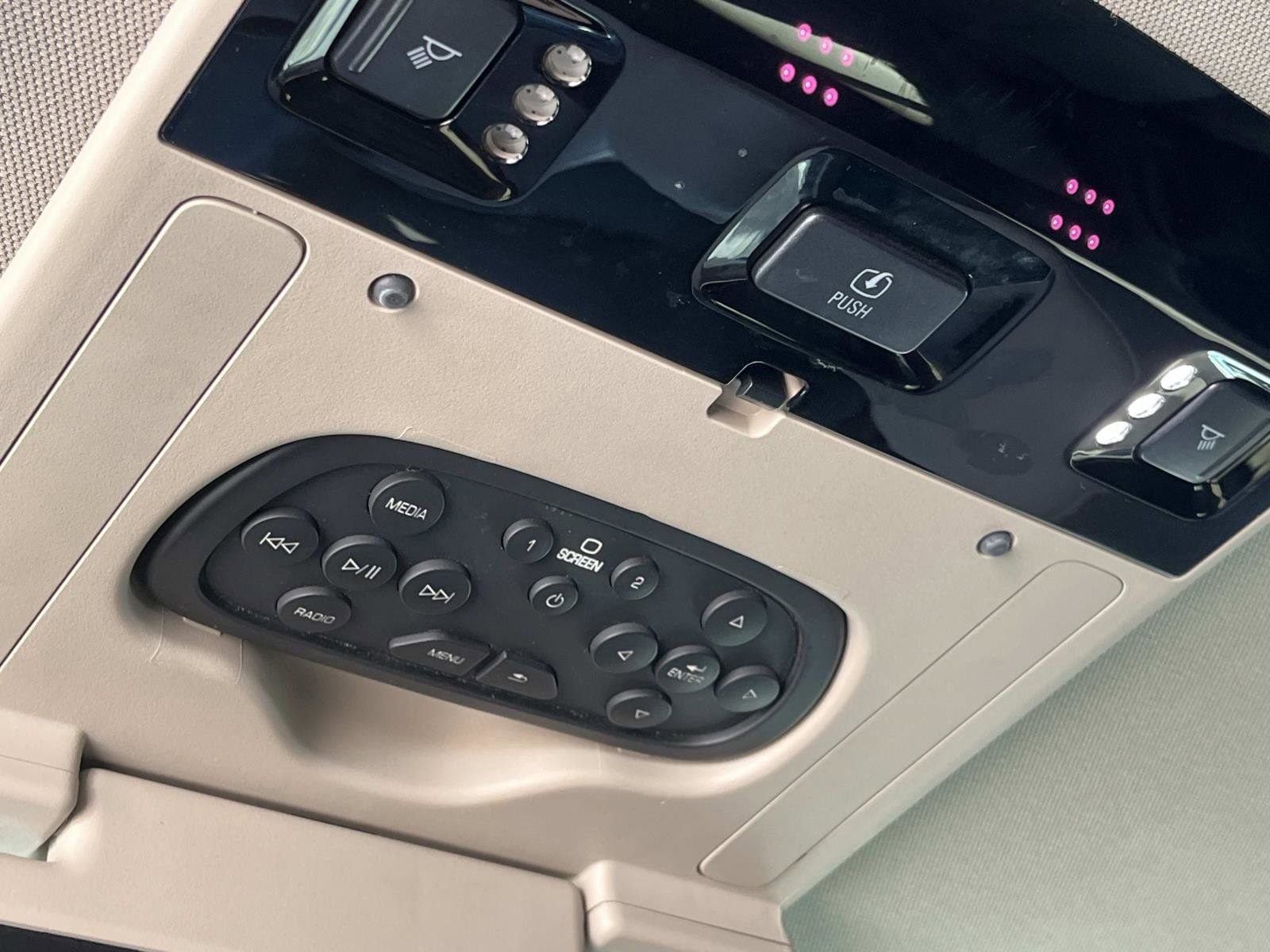 Used 2018 Chevrolet Suburban Premier image 16