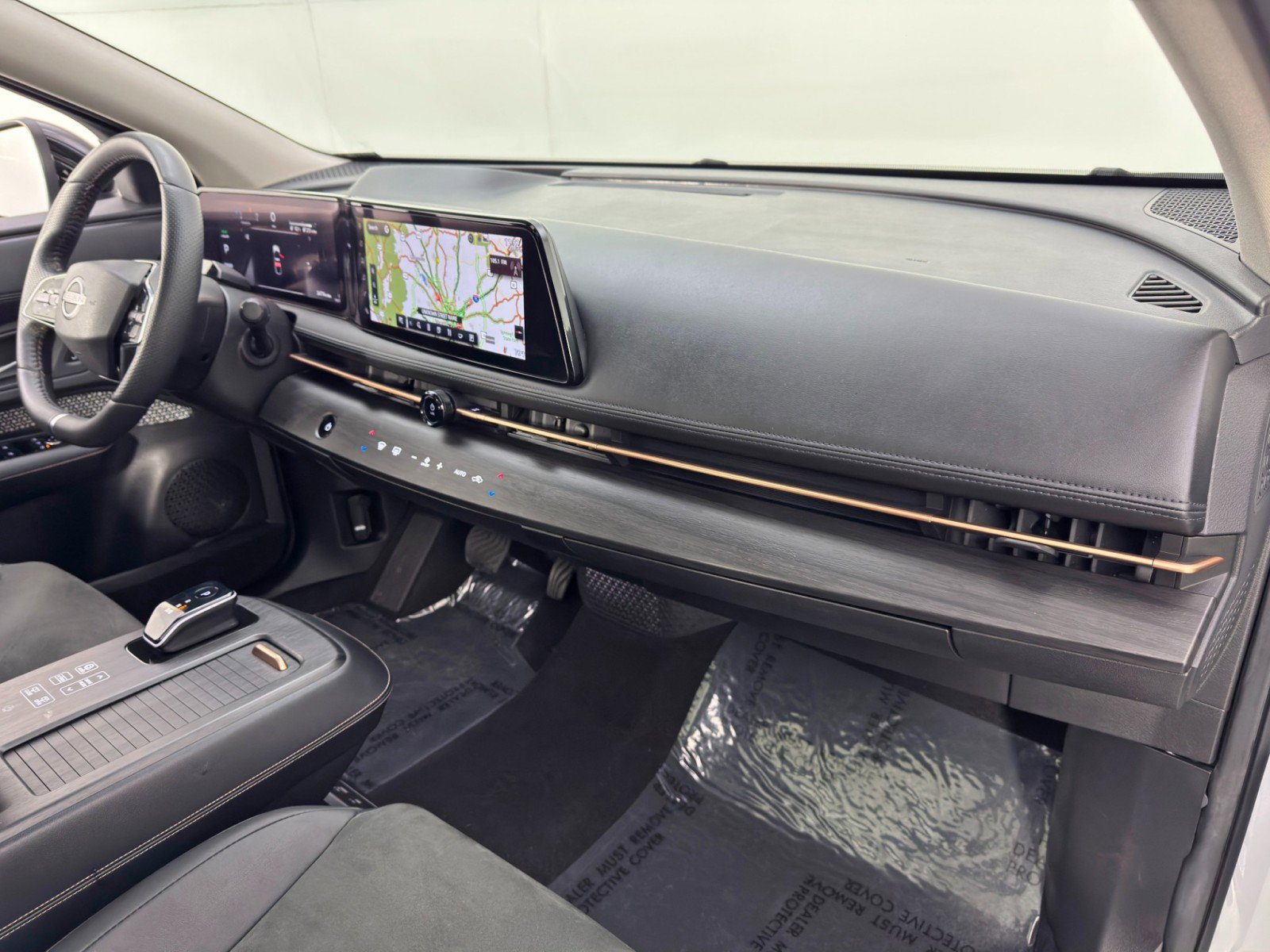 Used 2023 Nissan Ariya Premiere image 14