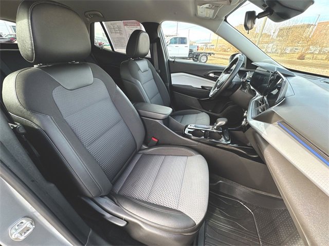 Used 2024 Chevrolet Trax LT w/ Driver Confidence Package image 26