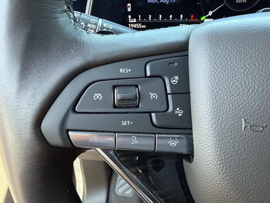 Used 2024 Cadillac Escalade ESV Sport w/ LPO, ONYX Package AWD/4WD image 31