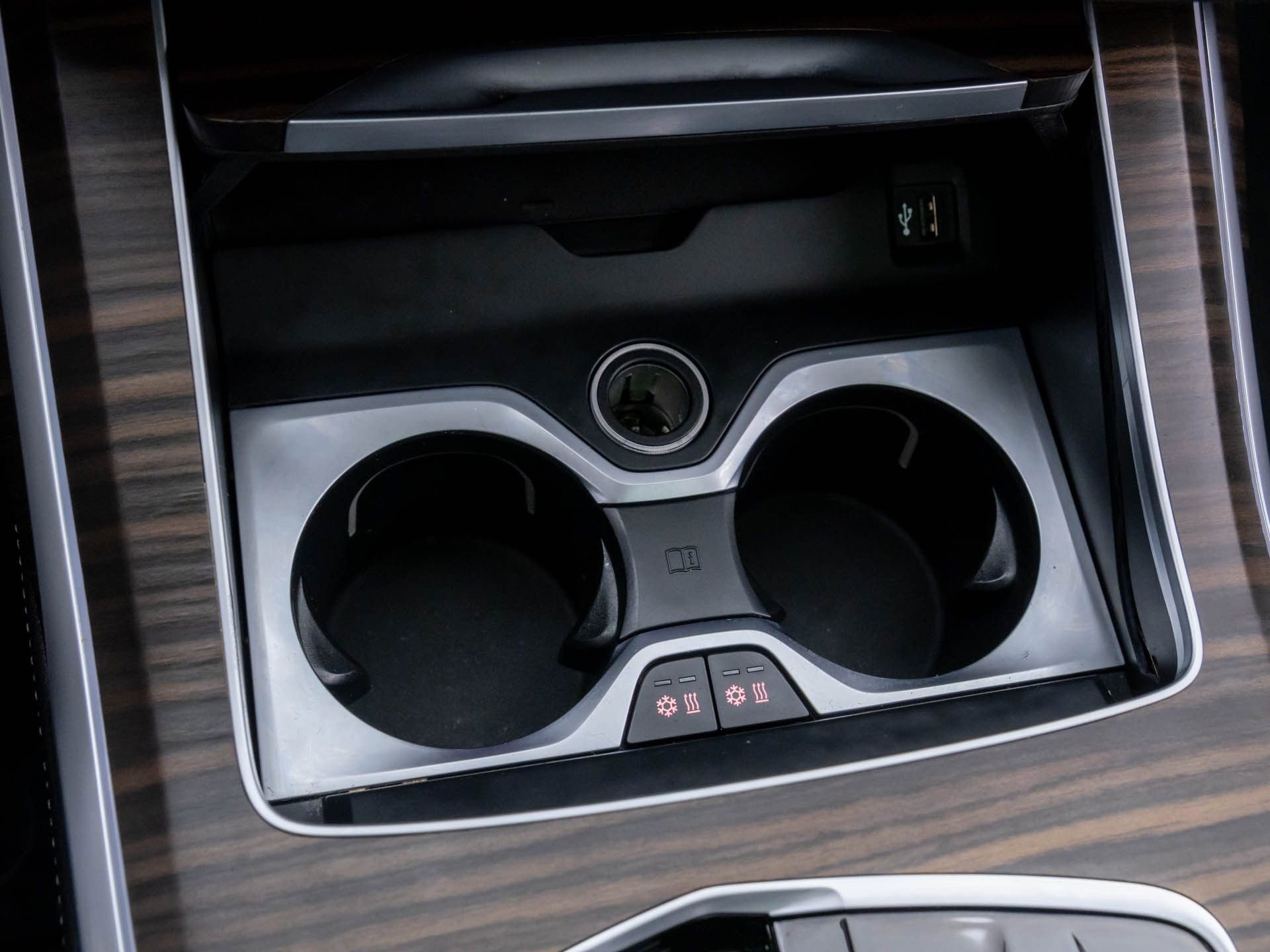 Certified 2025 BMW X7 xDrive40i w/ Executive Package image 25