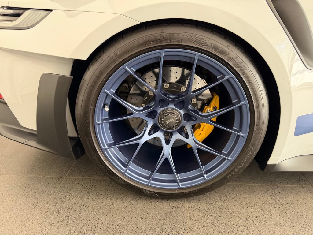 Certified 2025 Porsche 911 GT3 RS RWD image 11