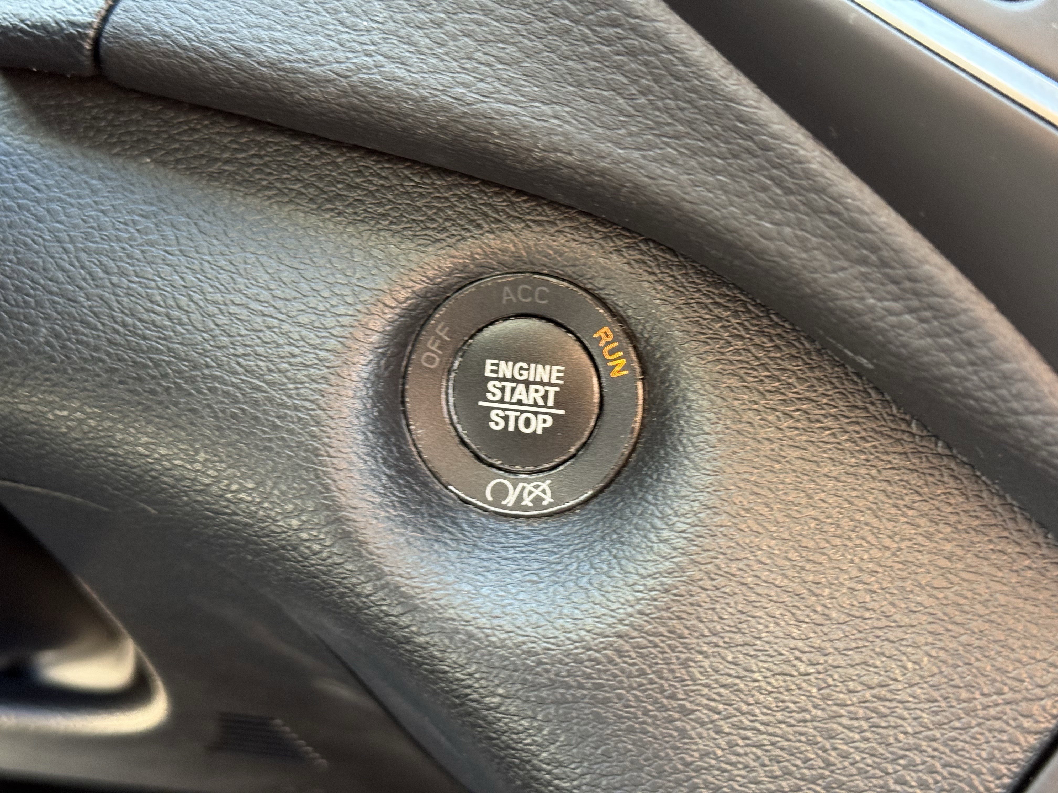 Used 2023 Jeep Cherokee Altitude Lux image 25