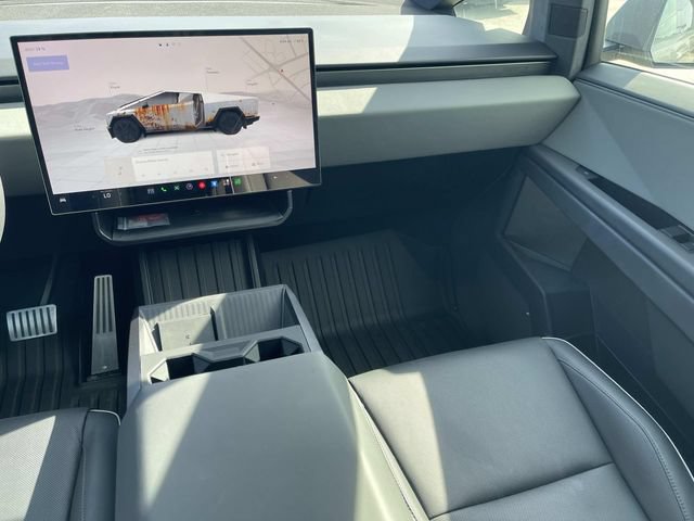 Used 2024 Tesla Cybertruck AWD Crew Cab image 14