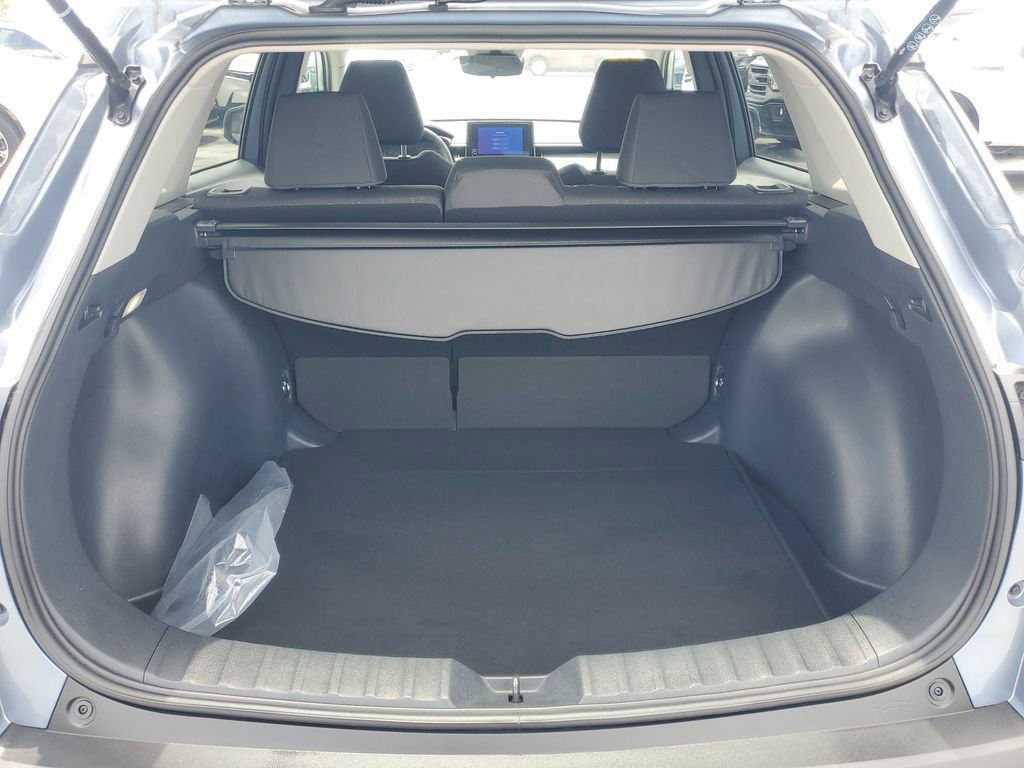 Certified 2024 Toyota Corolla Cross LE w/ Moonroof Package FWD image 8