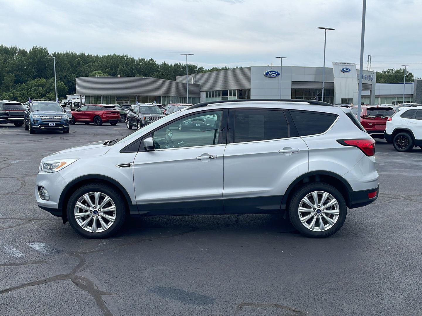 Used 2019 Ford Escape SEL FWD image 2