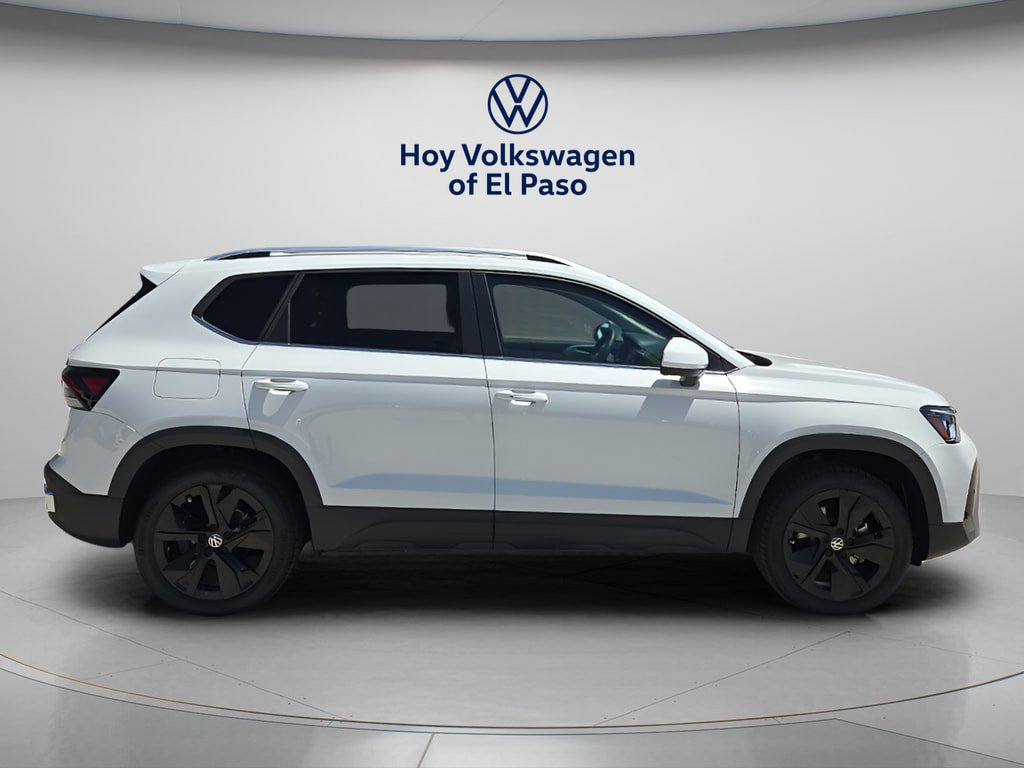 New 2026 Volkswagen Taos SE FWD image 2